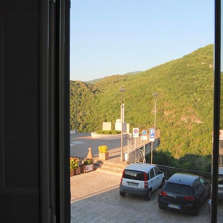 Mini Red Hub - Design Apartment Sant'Agapito Exterior photo