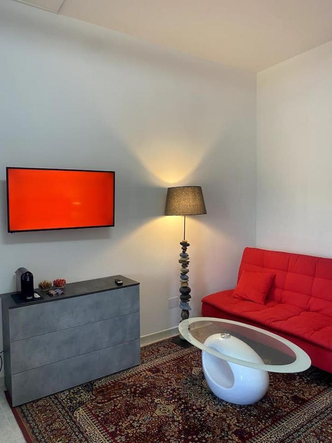 Mini Red Hub - Design Apartment Sant'Agapito Exterior photo